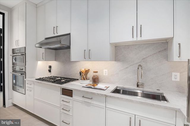 1306 BALLANTRAE CT, Mclean, VA 22101