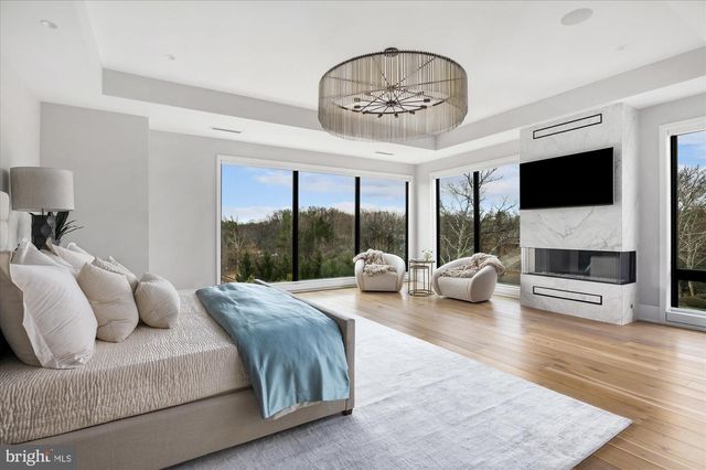 1306 BALLANTRAE CT, Mclean, VA 22101