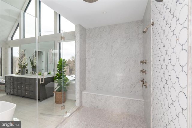 1306 BALLANTRAE CT, Mclean, VA 22101