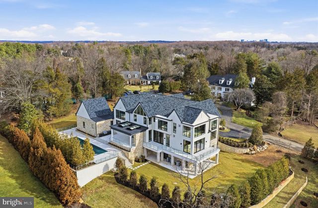 1306 BALLANTRAE CT, Mclean, VA 22101