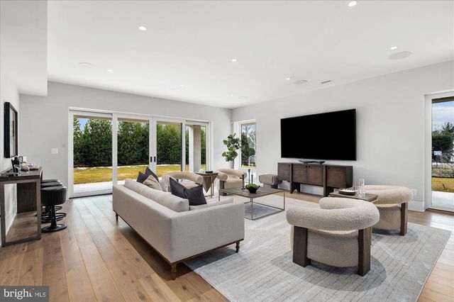 1306 BALLANTRAE CT, Mclean, VA 22101