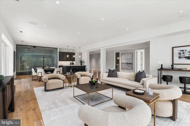 1306 BALLANTRAE CT, Mclean, VA 22101