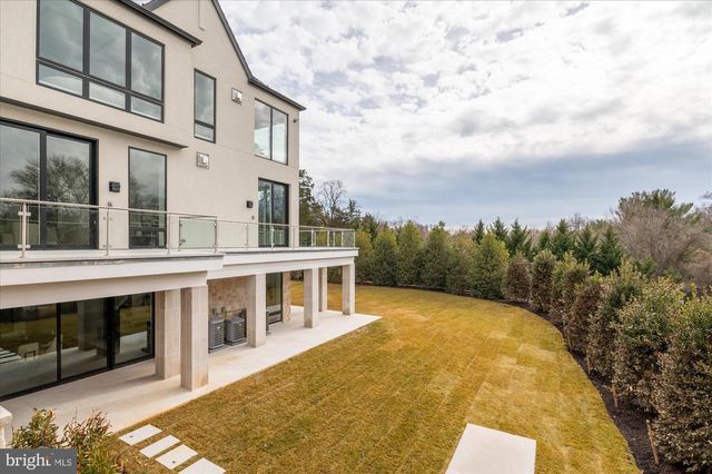 1306 BALLANTRAE CT, Mclean, VA 22101