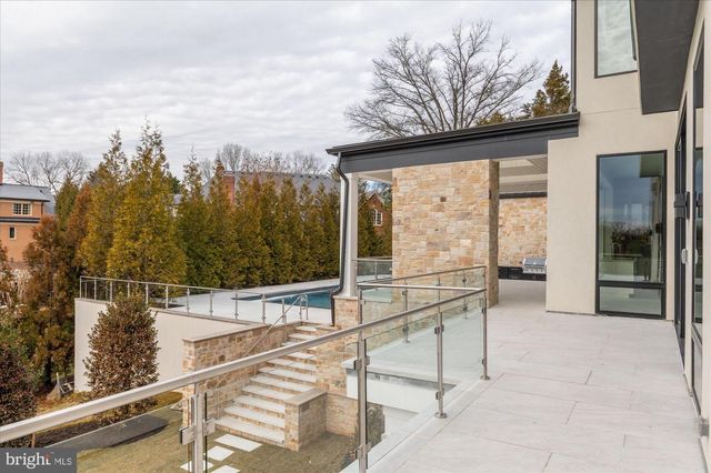 1306 BALLANTRAE CT, Mclean, VA 22101