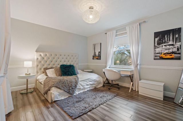 11382 Redberry Drive, Davie, FL 33330