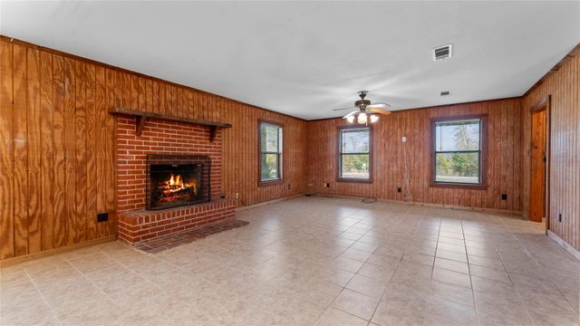 36 Pierce Road, Huntsville, TX 77320