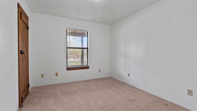 36 Pierce Road, Huntsville, TX 77320