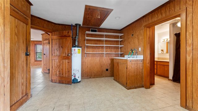 36 Pierce Road, Huntsville, TX 77320