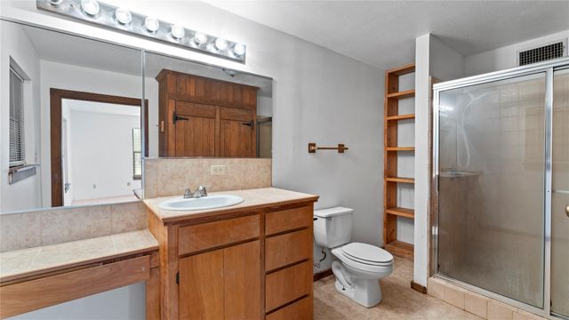 36 Pierce Road, Huntsville, TX 77320