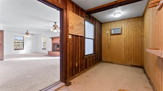 36 Pierce Road, Huntsville, TX 77320