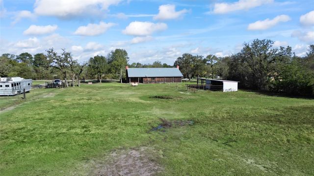 36 Pierce Road, Huntsville, TX 77320