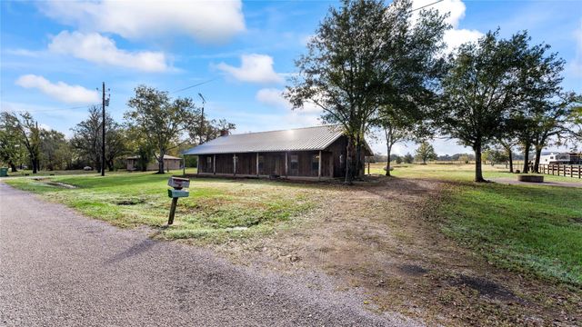 36 Pierce Road, Huntsville, TX 77320