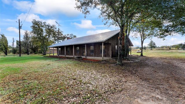 36 Pierce Road, Huntsville, TX 77320