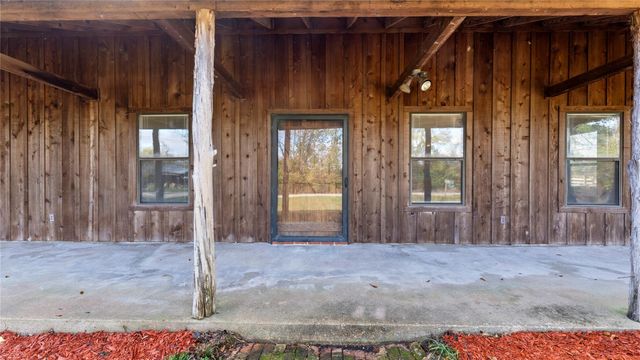 36 Pierce Road, Huntsville, TX 77320