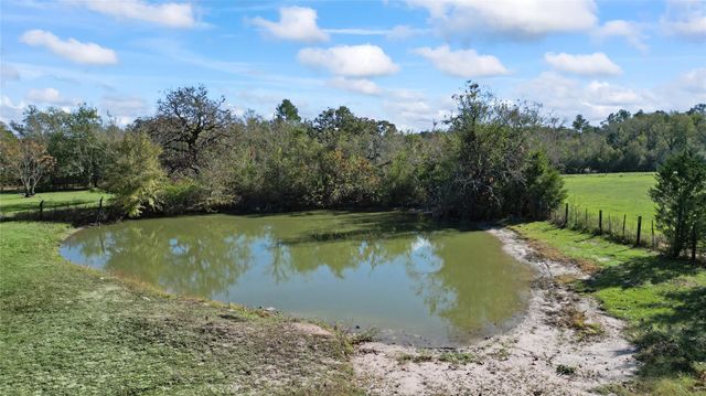 36 Pierce Road, Huntsville, TX 77320