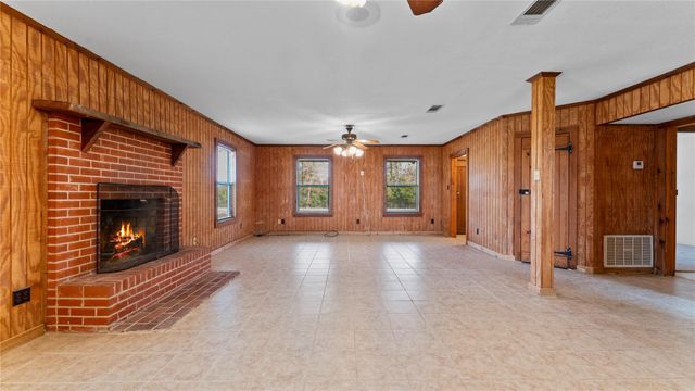 36 Pierce Road, Huntsville, TX 77320