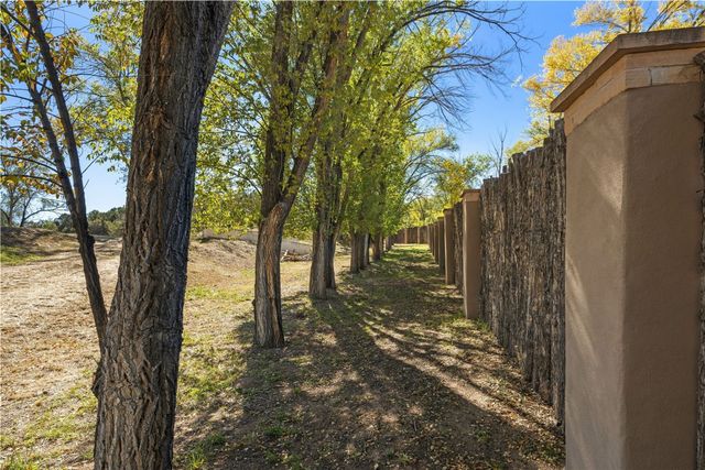1414 Bishops Lodge Road, Santa Fe, NM 87506