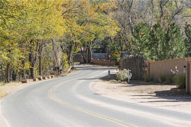1414 Bishops Lodge Road, Santa Fe, NM 87506