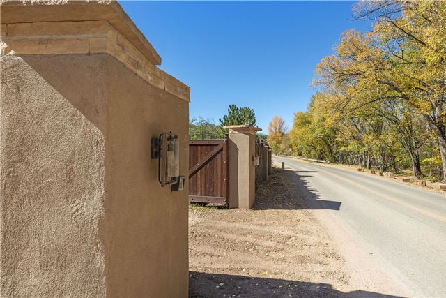 1414 Bishops Lodge Road, Santa Fe, NM 87506