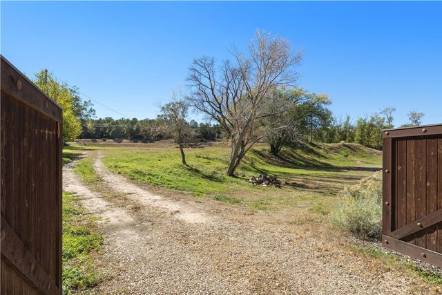 1414 Bishops Lodge Road, Santa Fe, NM 87506