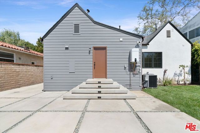 2316 Hill Street, Santa Monica, CA 90405
