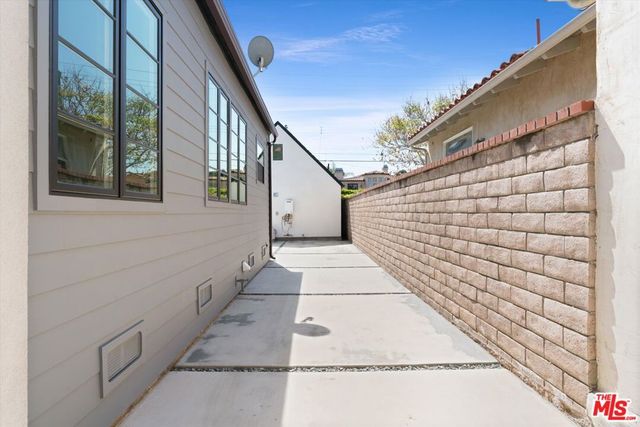 2316 Hill Street, Santa Monica, CA 90405