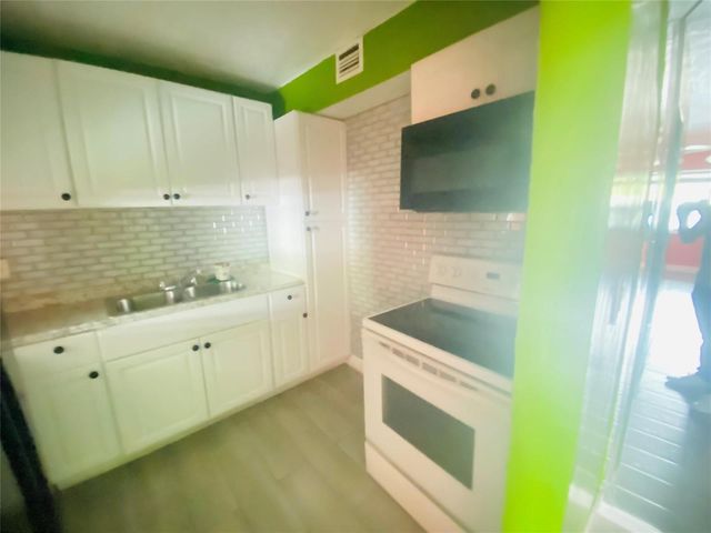 495 SE 8th Street 137, Deerfield Beach, FL 33441