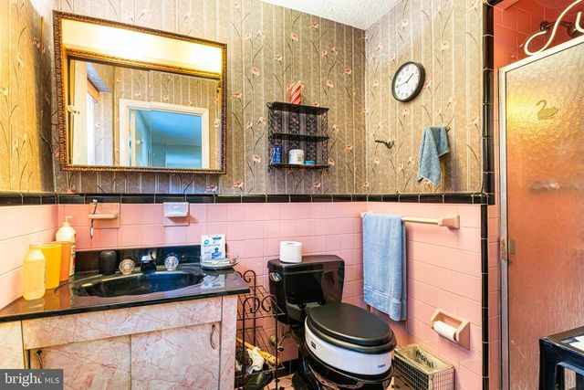 3946 BLAKE RD, Huntingdon Valley, PA 19006