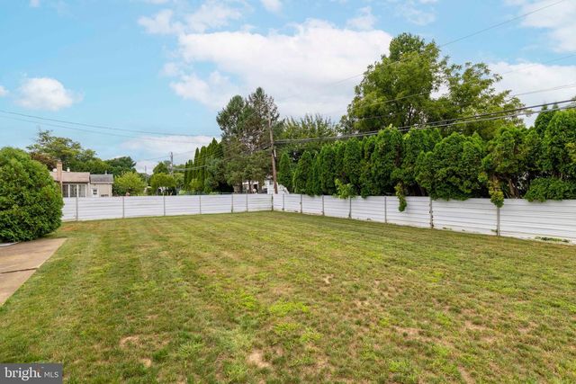 3946 BLAKE RD, Huntingdon Valley, PA 19006