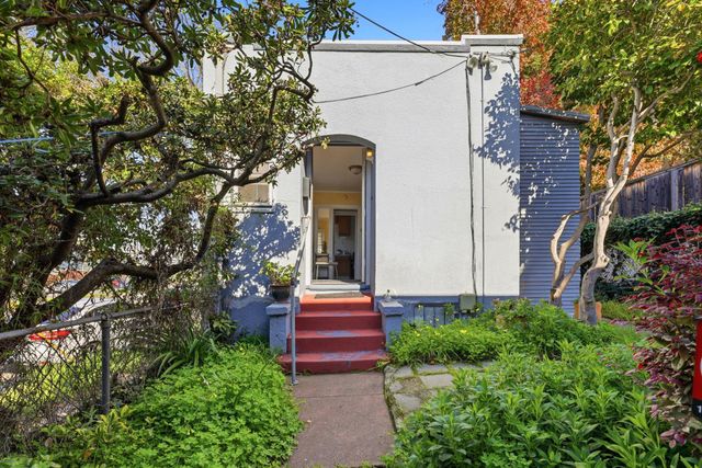 1813 Sacramento St, Berkeley, CA 94702