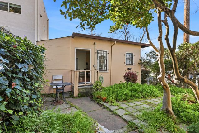 1813 Sacramento St, Berkeley, CA 94702
