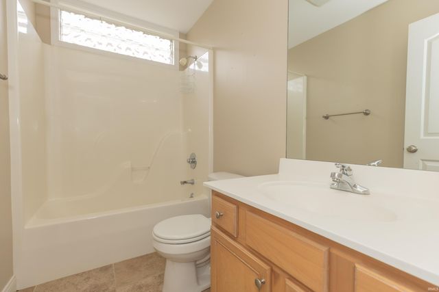 4715 Mansfield Drive, Newburgh, IN 47630