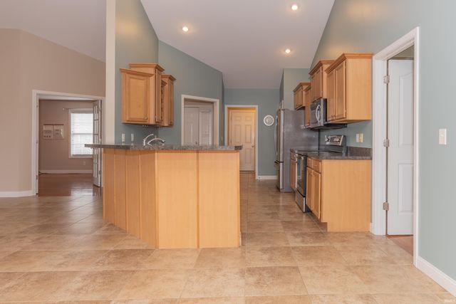 4715 Mansfield Drive, Newburgh, IN 47630