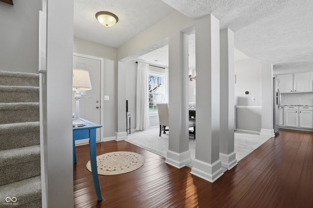 57 Carriage Lake Drive, Brownsburg, IN 46112