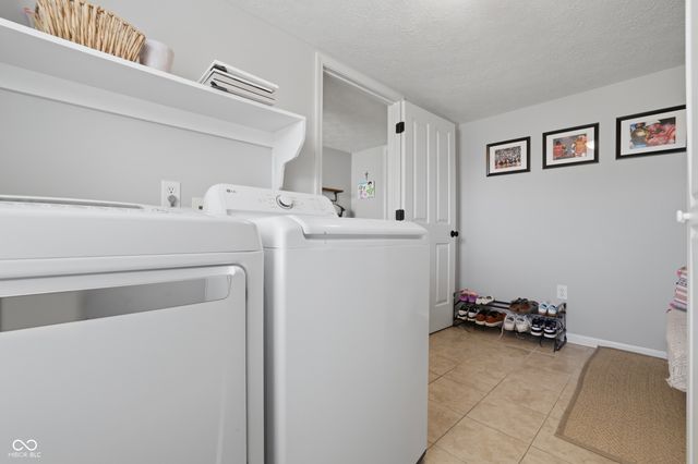 57 Carriage Lake Drive, Brownsburg, IN 46112