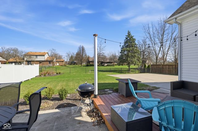 57 Carriage Lake Drive, Brownsburg, IN 46112