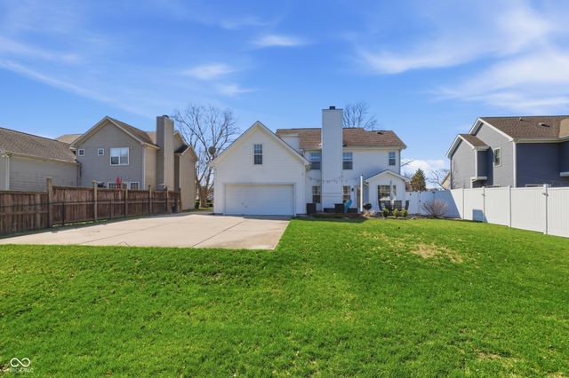 57 Carriage Lake Drive, Brownsburg, IN 46112