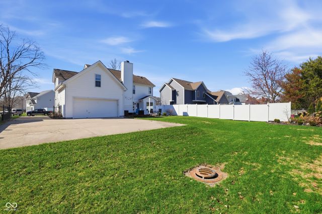 57 Carriage Lake Drive, Brownsburg, IN 46112