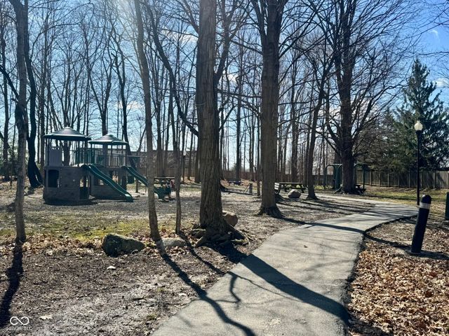 57 Carriage Lake Drive, Brownsburg, IN 46112