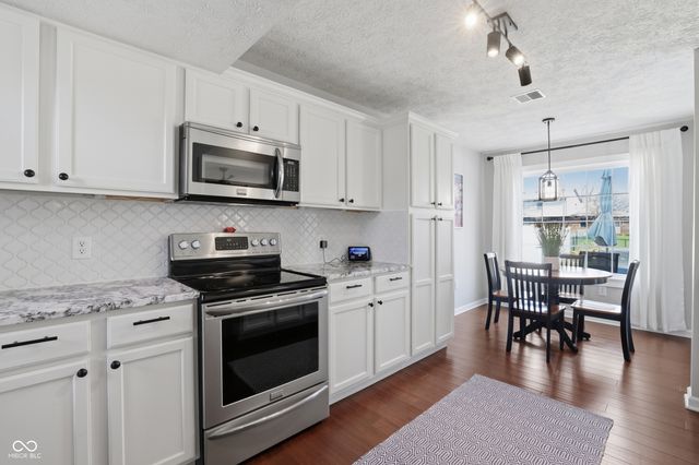 57 Carriage Lake Drive, Brownsburg, IN 46112