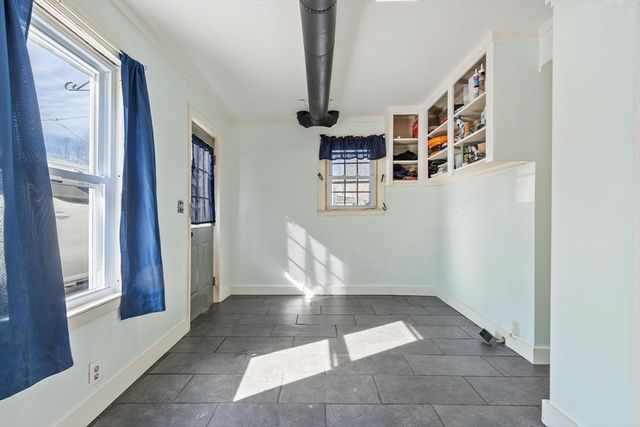 7 Jackson St, Gardner, MA 01440