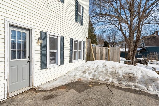 7 Jackson St, Gardner, MA 01440