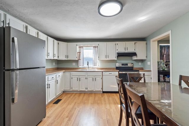 7 Jackson St, Gardner, MA 01440