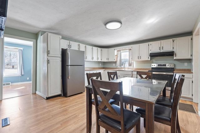 7 Jackson St, Gardner, MA 01440