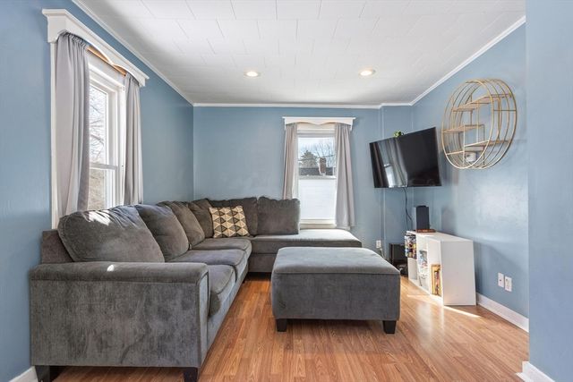 7 Jackson St, Gardner, MA 01440