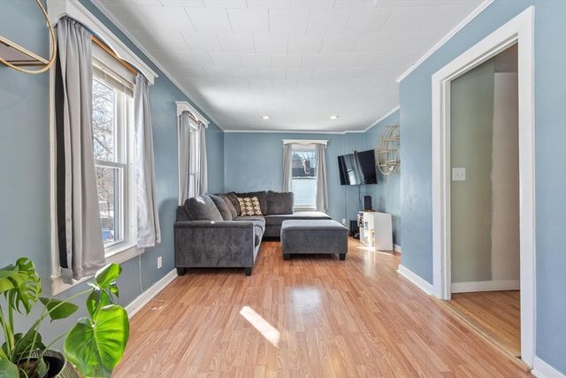 7 Jackson St, Gardner, MA 01440