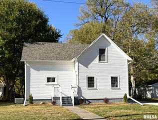 1528 N SEMINARY Street, Galesburg, IL 61401