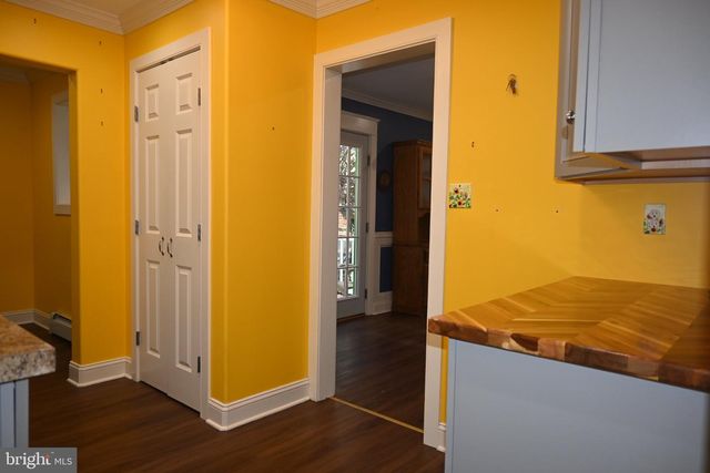 215 W DUPONT ST, Ridley Park, PA 19078