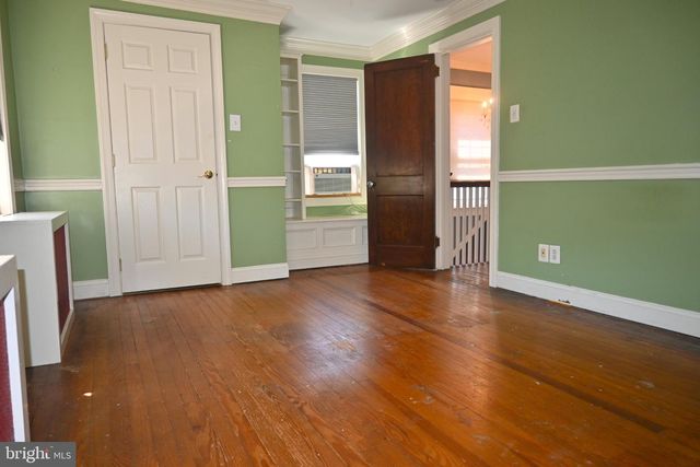 215 W DUPONT ST, Ridley Park, PA 19078