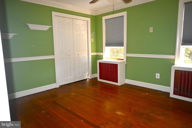 215 W DUPONT ST, Ridley Park, PA 19078